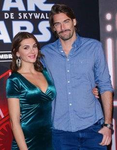 Télé Star 2257 Camille ose la moustache