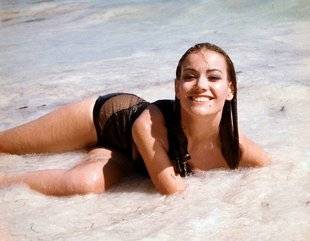 Télé Star 2257 Claudine Auger, la James Bond girl française