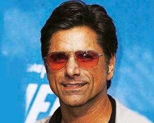 Télé Star 2437 John Stamos pardonne aux sœurs Olsen