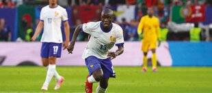 Télé Star 2505 Quel meneur de jeu pour les Bleus ?