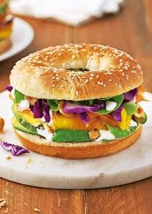 Télé Star 2505 Bagel avocat, chou rouge, saumon fumé et mangue