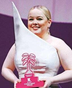 Télé Star 2537 Nicola Coughlan adore Drag Race