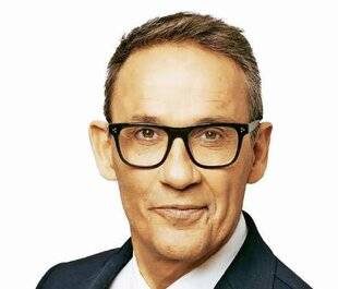 Télé Star 2538 Que prépare Julien Courbet pour M6 ?