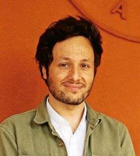 Télé Star 2544 “J'ai besoin de tourner ces pages-là pour un temps”