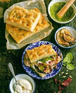 Télé Star 2544 Focaccia al pesto genovese, stracciatella et mortadelle