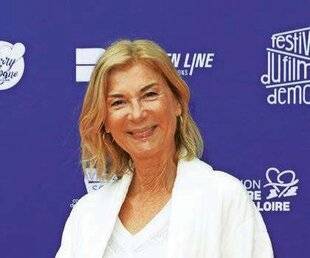 Télé Star 2546 Michèle in Paris