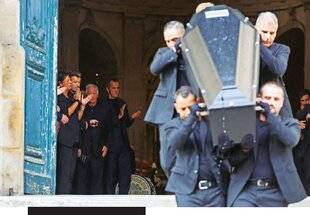 Télé Star 2548 L'adieu à l'homme en noir