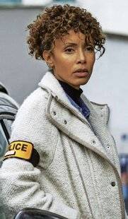 Télé Star 2553 Sonia Rolland ‘‘ C’est la première fois que je me marie et je suis très heureuse ’’