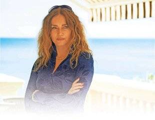 Télé Star 2555 Marine Delterme “ Alice Nevers se lance dans l'infiltration ! ”