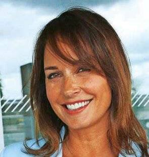 Télé Star 2558 Julia Vignali dans Meurtres à…