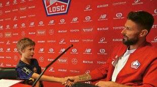 Télé Star 2560 Quand les enfants jouent aux journalistes sportifs. ..