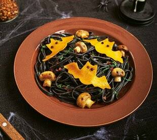 Télé Star 2561 Spaghettis à l'encre de seiche, champignons et petits fantômes mimolette