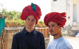 Télé Star 2561 Souvenirs -le fabuleux voyage de Seb et Sofyan