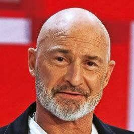 Télé Star 2566 Quarante ans de show-business, dont vingt à TF1, tu le paies.