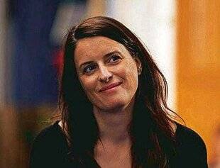 Télé Star 2566 Luna joue à la grand-mère