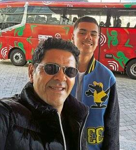 Télé Star 2571 Debbouze, père et fils