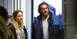 Télé Star 2572 Hubert Delattre “ Mon personnage est un protecteur pour l’héroïne ”