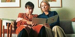 Télé Star 2574 La Voisine danoise : La justice est dans l'escalier