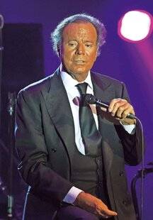 Télé Star 2575 Julio Iglesias Un hidalgo dans la tourmente