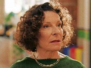 Télé Star 2575 Mirta dans une position inconfortable