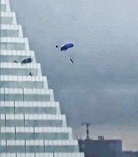 Télé Star 2577 Dans le ciel de Paris