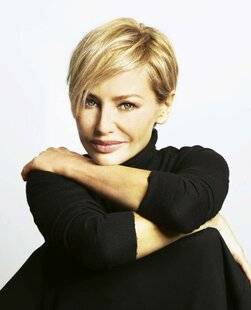 Télé Star 2580 Adriana Karembeu “ Me couper les cheveux n'est pas une rébellion, c'est une liberté”