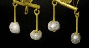 Télé Star 2580 Pompei, les secrets de la femme aux bijoux