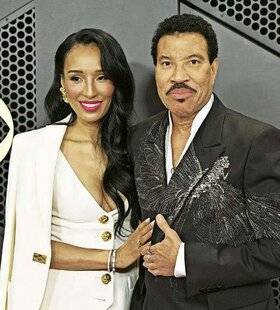 Télé Star 2581 Lionel Richie '' Johnny Hallyday me manque… ''