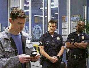 Télé Star 2582 Nathan Fillion voyage