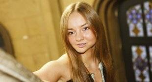 Télé Star 2583 Charlotte “ Je veux lancer un message d'espoir ”