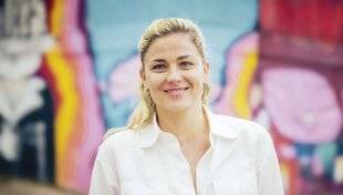 Télé Star 2588 Laure Boulleau “ Je plaide pour l'arrivée d'une autre femme au Canal Football Club ! ”