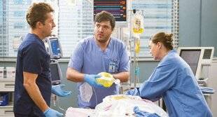 Télé Star 2591 Grey's Anatomy Comment la série forme-t-elle ses acteurs aux gestes médicaux ?