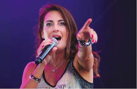 Télé Star 2599 Ève Angeli “Ma priorité, c’est ma fille !”