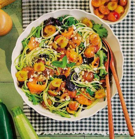 Télé Star 2604 Salade de spaghettis de courgettes, truite et mirabelles de Lorraine IGP poêlées