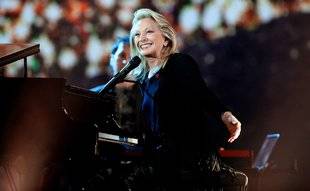 Télé Poche 2775 Véronique Sanson
ELLE REVIENT EN FORCE