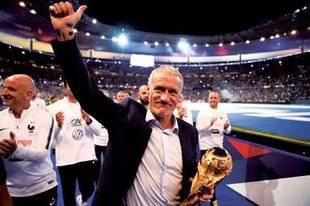 Télé Poche 2800 DIDIER FACE À DESCHAMPS