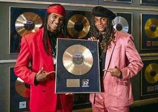 Télé Poche 3092 MILLI VANILLI, DE LA GLOIRE AU CAUCHEMAR