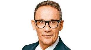 Télé Poche 3093 QUE PRÉPARE JULIEN COURBET SUR M6 ?