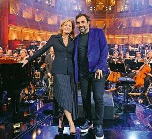 Télé Poche 3093 André Manoukian : “AZNAVOUR AVAIT PRÉVU DE FÊTER SES 100 ANS SUR SCÈNE… ”