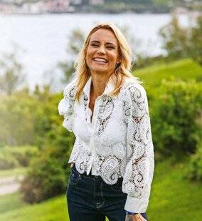Télé Poche 3097 Élodie Gossuin “MES MEILLEURS SOUVENIRS DE VACANCES, C'EST AU CAMPING”