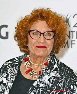 Télé Poche 3108 Andréa Ferréol : ''J'AI TOUJOURS ÉTÉ ÉCLECTIQUE ET AUDACIEUSE DANS MES CHOIX''