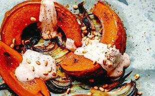 Télé Poche 3119 Courge rôtie au sirop d'érable, sauce yaourt épicée et pignons de pin