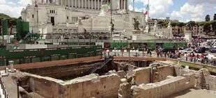 Télé Poche 3129 ROME, SOUS LES PAVÉS, L'HISTOIRE