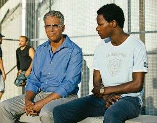 Télé Poche 3133 DERRIÈRE LES BARREAUX