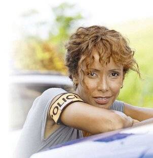 Télé Poche 3141 Sonia Rolland “J'AI DÉCIDÉ D'ARRÊTER TROPIQUES CRIMINELS IL Y A DEUX ANS”