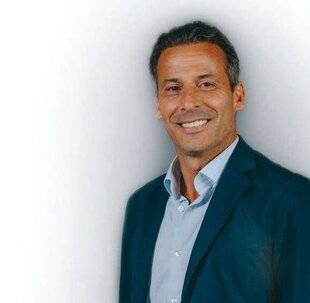 Télé Poche 3149 Ludovic Giuly ''IL Y A TOUJOURS DES SURPRISES DANS UNE COUPE DU MONDE''