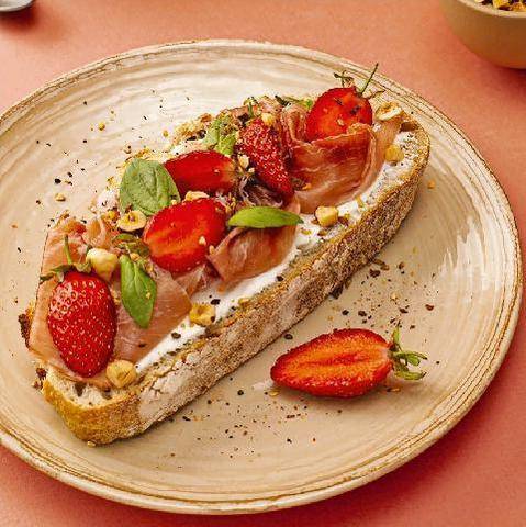 Télé Poche 3157 Bruschetta fraises, jambon cru et dukkah