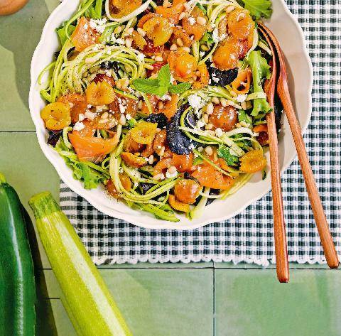 Télé Poche 3159 Salade de spaghettis de courgette, truite et mirabelles de Lorraine IGP poêlées