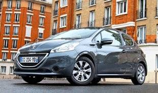 Auto Plus 1465 Cette semaine, la Peugeot 208 (2012 - ... )