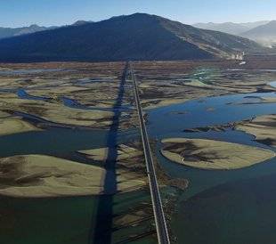Auto Plus 1477 Il s'étend au Tibet…